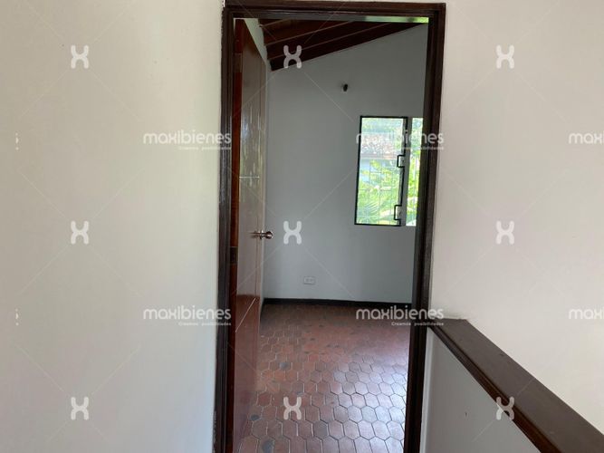Casa de 4 alcobas en arriendo en La Navarra, Apartado, 250 m² · foto 10 de 22