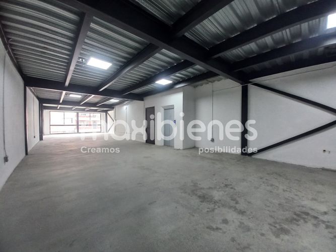 Local en arriendo en Asomadera No.3, Medellín, 160 m² · foto 3 de 8