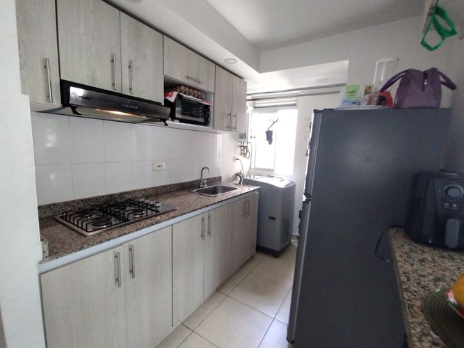 Apartamento de 2 alcobas en venta en Cr. Los Naranjos, Jamundí, 63 m² · foto 3 de 14