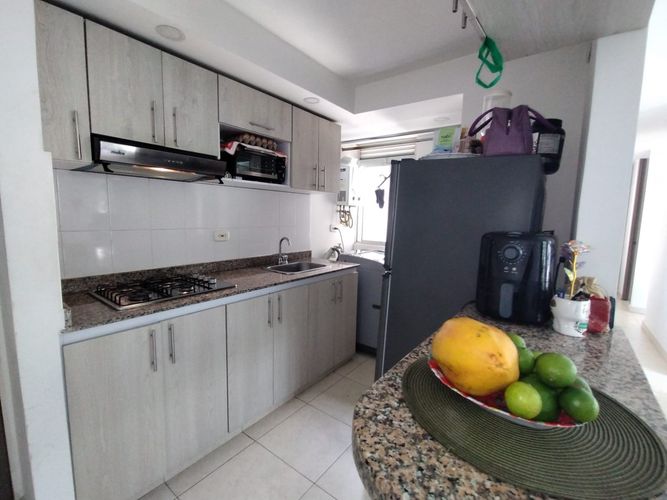 Apartamento de 2 alcobas en venta en Cr. Los Naranjos, Jamundí, 63 m² · foto 4 de 14