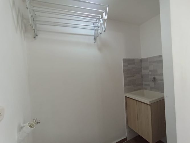 Apartamento de 2 alcobas en venta en Alfonso Lopez, Palmira, 46 m² · foto 19 de 24