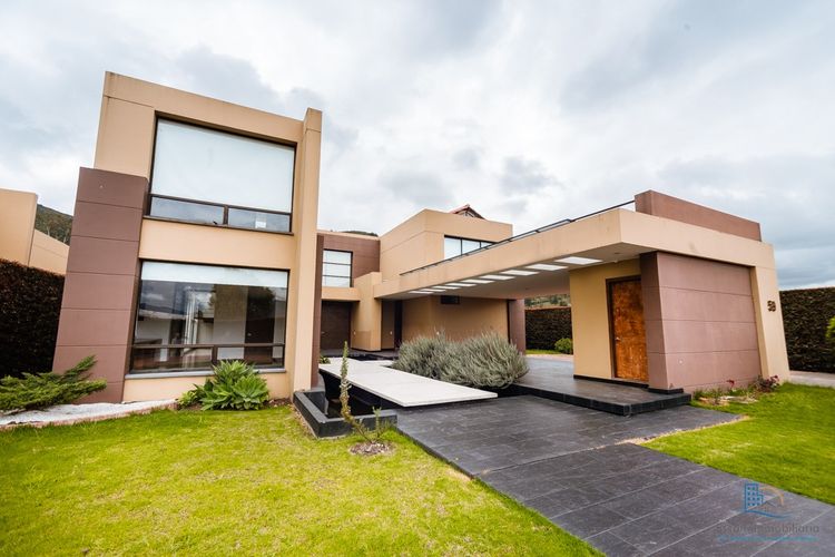 Casa de 4 alcobas en venta en Fonquetá, Chía, 410 m² · foto 2 de 24