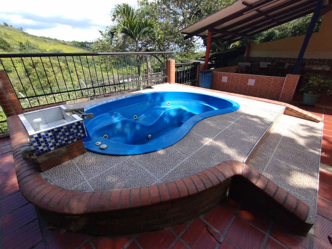 Casa de 4 alcobas en venta en Villacarmelo, Cali, 450 m² · foto 8 de 23