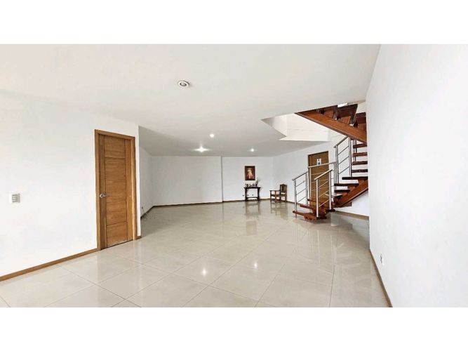 Apartamento de 3 alcobas en venta en Aves Maria, Sabaneta, 236 m² · foto 5 de 24