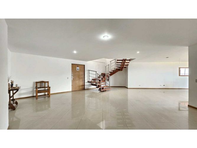 Apartamento de 3 alcobas en venta en Aves Maria, Sabaneta, 236 m² · foto 13 de 24