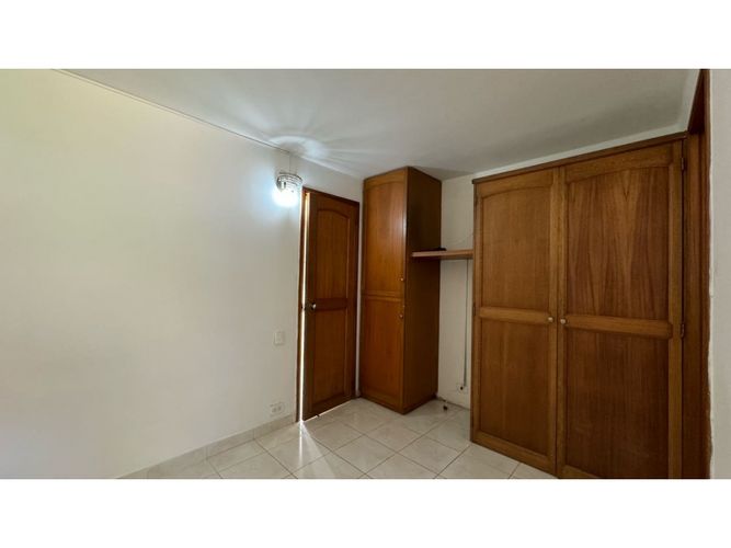 Casa de 3 alcobas en arriendo en San Lucas, Medellín, 272 m² · foto 8 de 24