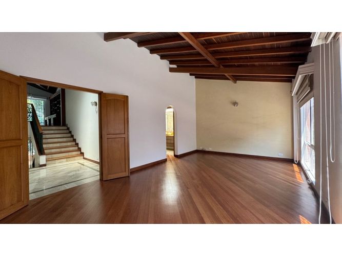 Casa de 3 alcobas en arriendo en San Lucas, Medellín, 272 m² · foto 13 de 24