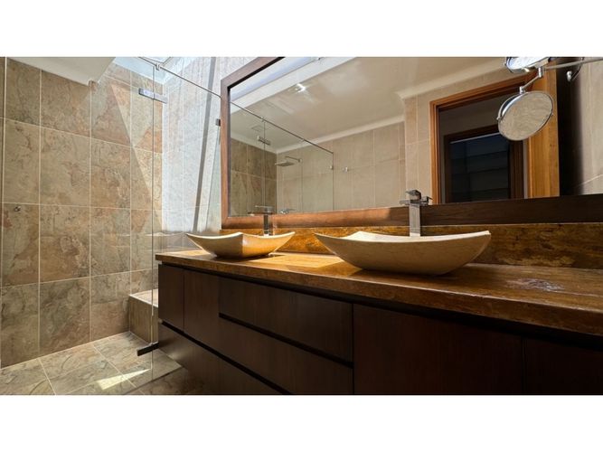 Casa de 3 alcobas en arriendo en San Lucas, Medellín, 272 m² · foto 15 de 24
