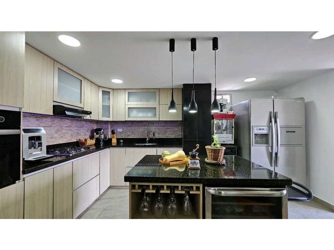Apartamento de 3 alcobas en venta en Belén Miravalle, Medellín, 117 m² · foto 7 de 24