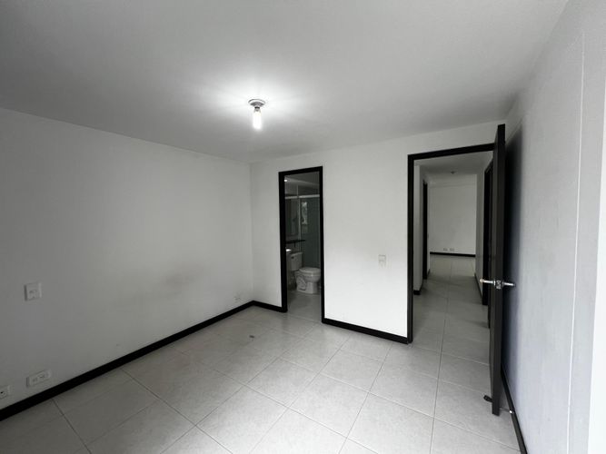 Apartamento de 3 alcobas en arriendo en Las Mercedes, Medellín, 78 m² · foto 8 de 20