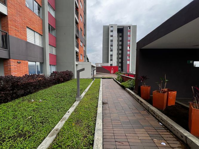 Apartamento de 3 alcobas en arriendo en Las Mercedes, Medellín, 78 m² · foto 9 de 20