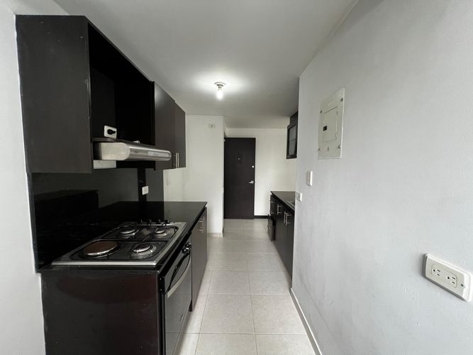 Apartamento de 3 alcobas en arriendo en Las Mercedes, Medellín, 78 m² · foto 12 de 20