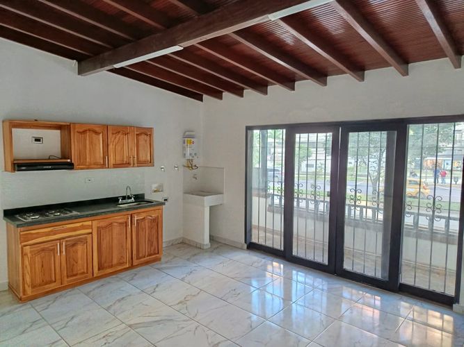 Oficina en arriendo en El Poblado, Medellín, 70 m² · foto 7 de 10