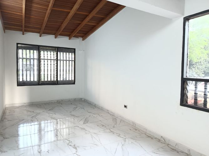 Oficina en arriendo en El Poblado, Medellín, 75 m² · foto 8 de 12