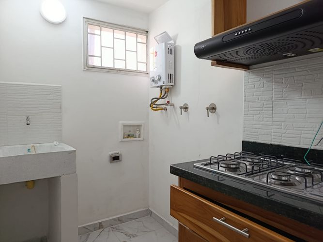 Oficina en arriendo en El Poblado, Medellín, 75 m² · foto 9 de 12