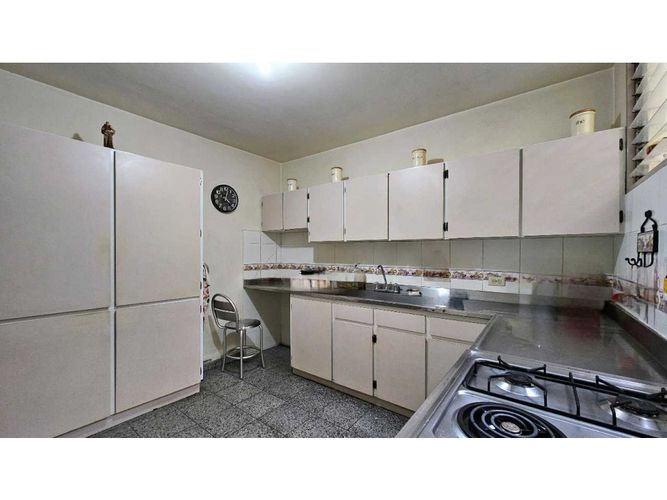 Casa de 6 alcobas en venta en El Nogal- Los Almendros, Medellín, 225 m² · foto 8 de 20