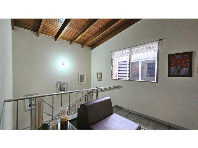 Casa de 6 alcobas en venta en El Nogal- Los Almendros, Medellín, 225 m² · foto 13 de 20