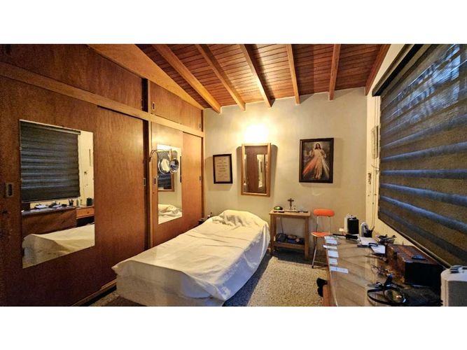 Casa de 6 alcobas en venta en El Nogal- Los Almendros, Medellín, 225 m² · foto 17 de 20