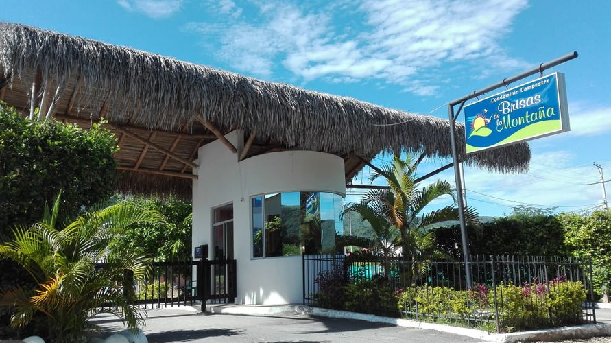 Casa de 2 alcobas en venta en Oriente, Girardot, 105 m² · foto 2 de 18