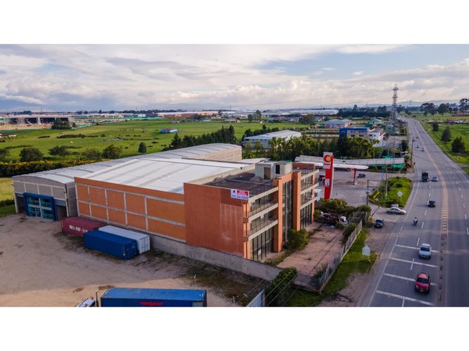 Bodega en venta en Siberia, Cota, 2598 m² · foto 2 de 15