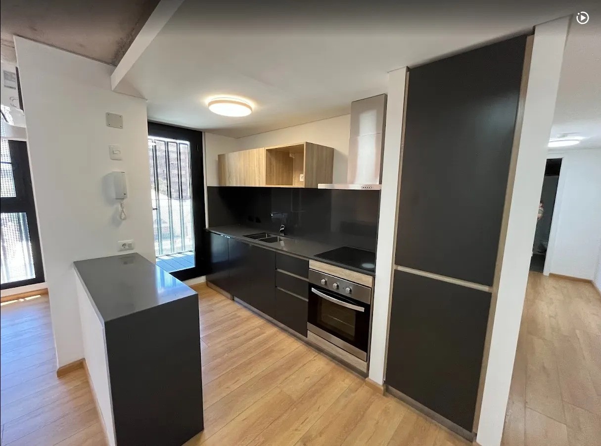 ALQUILER | Apartamento 2 dormitorios con cochera en el centro de Montevideo · Foto 4