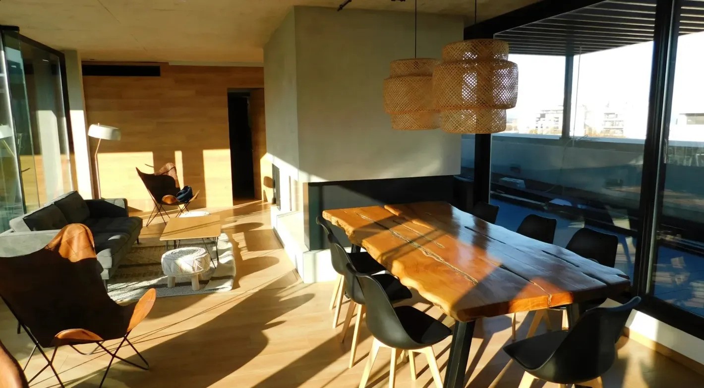 ALQUILER | Apartamento 2 dormitorios con cochera en el centro de Montevideo · Foto 2