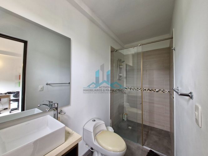 Casa de 4 alcobas en venta en Ricaurte, 440 m² · foto 13 de 23