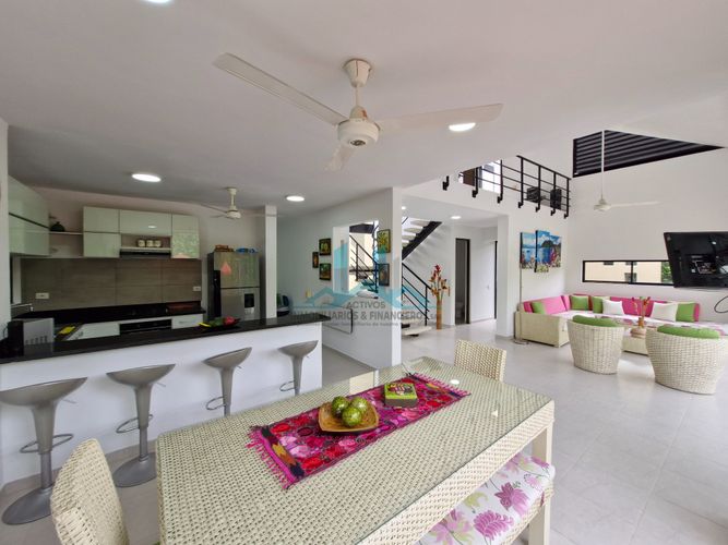 Casa de 4 alcobas en venta en Ricaurte, 440 m² · foto 5 de 23