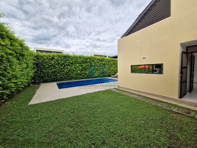 Casa de 4 alcobas en venta en Ricaurte, 440 m² · foto 23 de 23