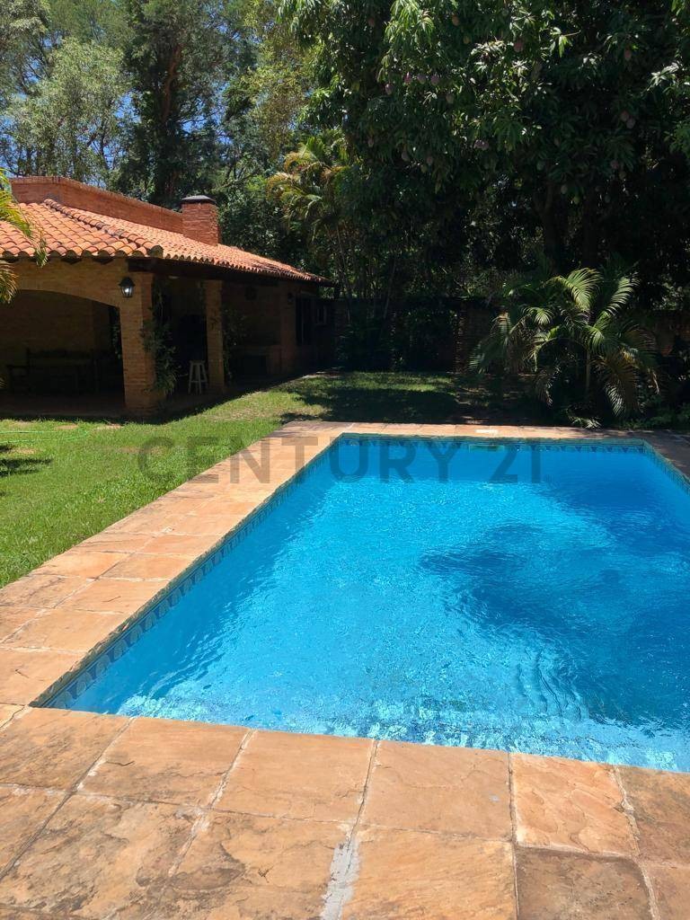 Exclusiva Casa en Venta en Urbanización SADI, San Bernardino, Cordillera - Terreno de 1.100m² con 190m² Construidos, 2 Dormitorios, 2 Baños, 3 Estacionamientos. Ubicación Privilegiada a 2 Cuadras de Avda. Guillermo Naumann y Cerca del Lago. ¡Oportunidad Ú — foto 3