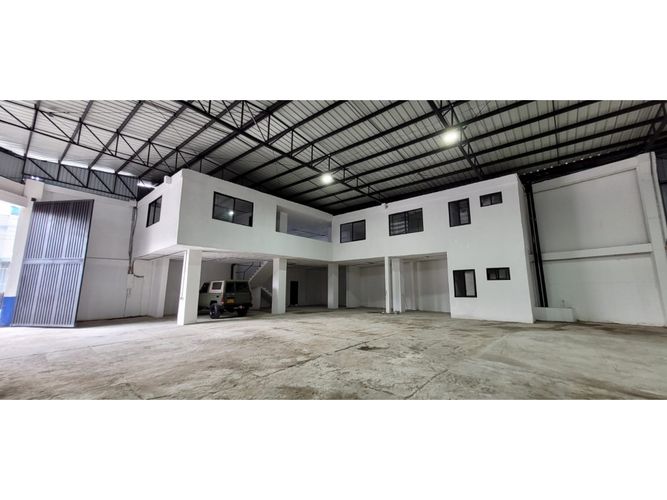 Bodega en arriendo en Armenia, Armenia, 902 m² · foto 3 de 11