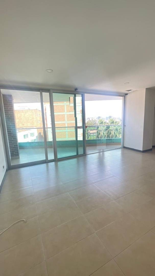 Apartamento en arriendo en Laureles, Medellín · foto 3 de 24