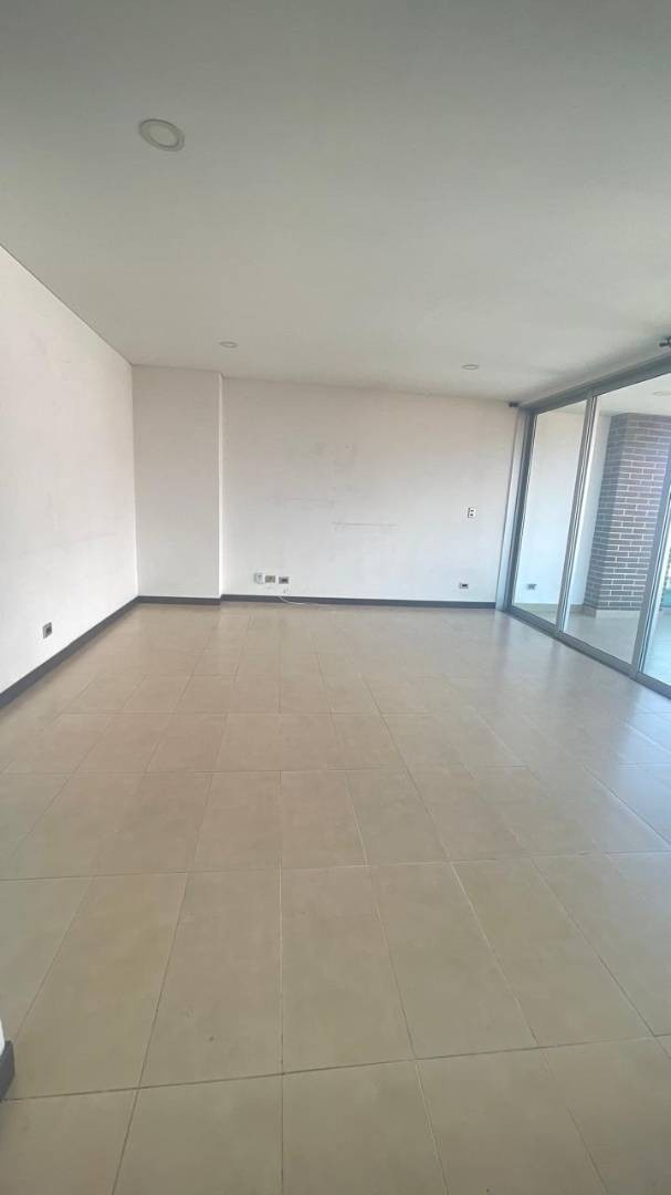 Apartamento en arriendo en Laureles, Medellín · foto 4 de 24