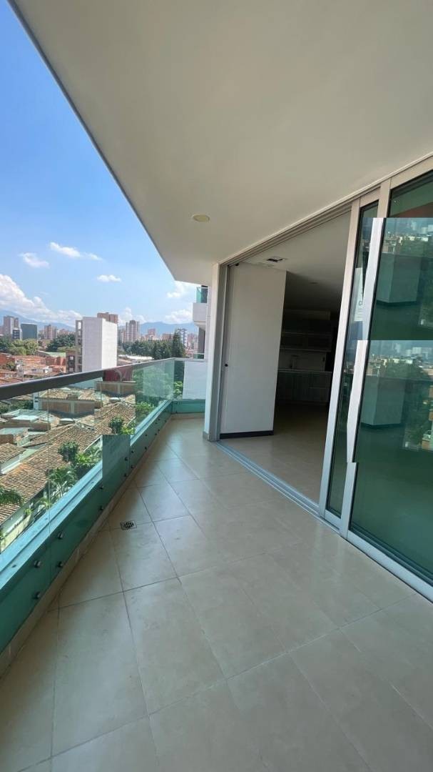 Apartamento en arriendo en Laureles, Medellín · foto 5 de 24