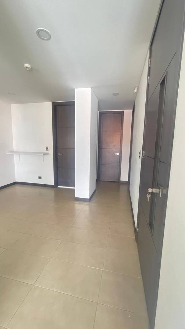 Apartamento en arriendo en Laureles, Medellín · foto 7 de 24