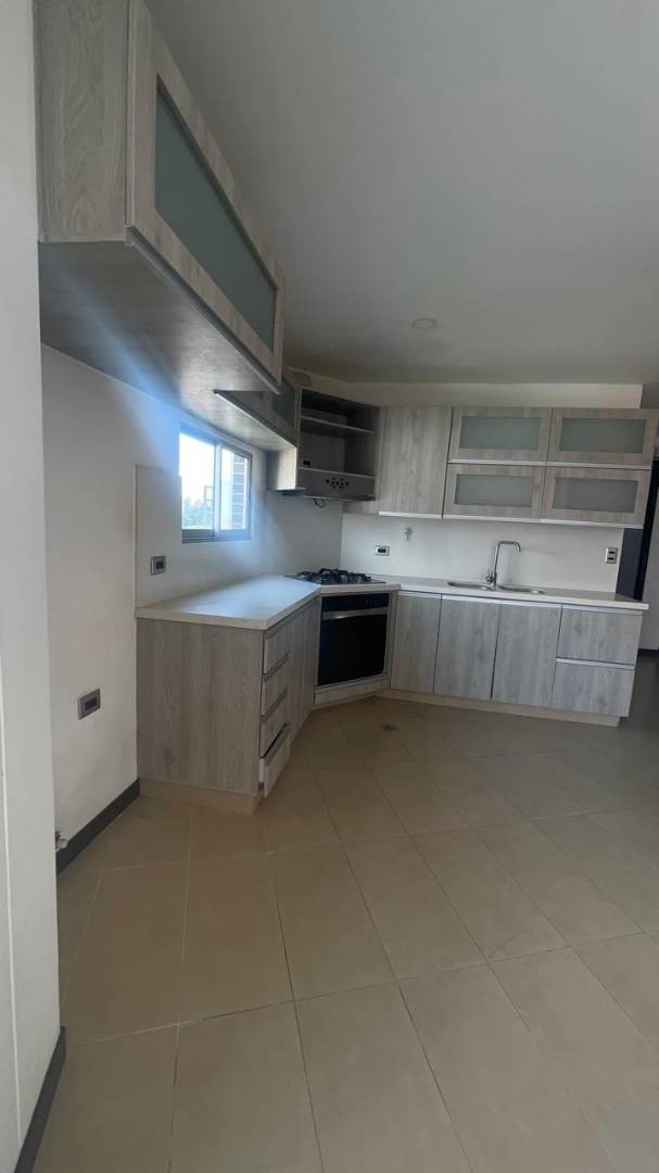 Apartamento en arriendo en Laureles, Medellín · foto 8 de 24