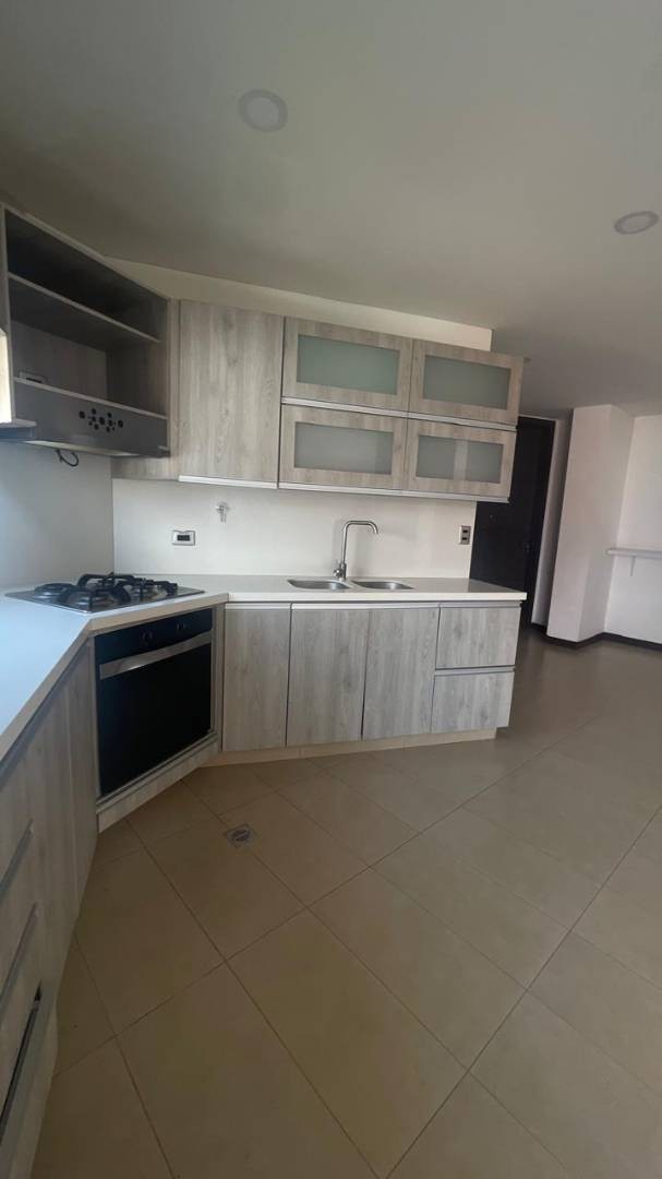 Apartamento en arriendo en Laureles, Medellín · foto 10 de 24