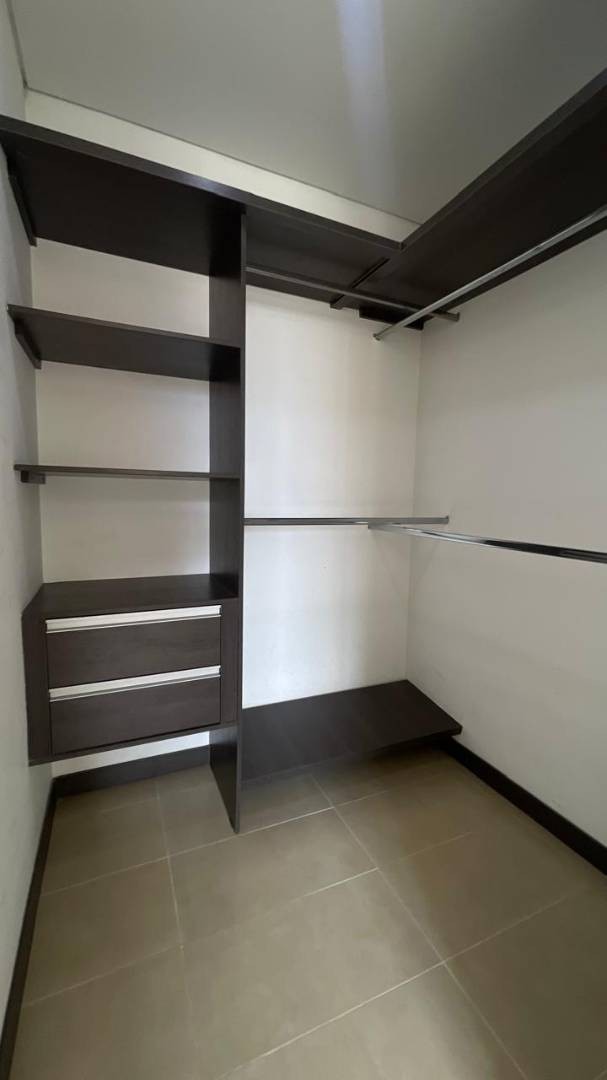 Apartamento en arriendo en Laureles, Medellín · foto 19 de 24