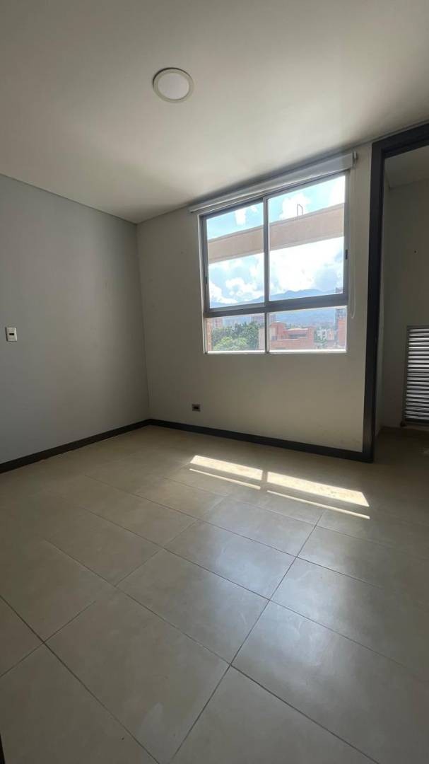 Apartamento en arriendo en Laureles, Medellín · foto 24 de 24