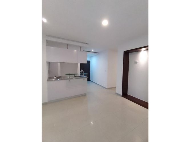 Apartamento de 2 alcobas en venta en Centenario, Cali, 57 m² · foto 4 de 10