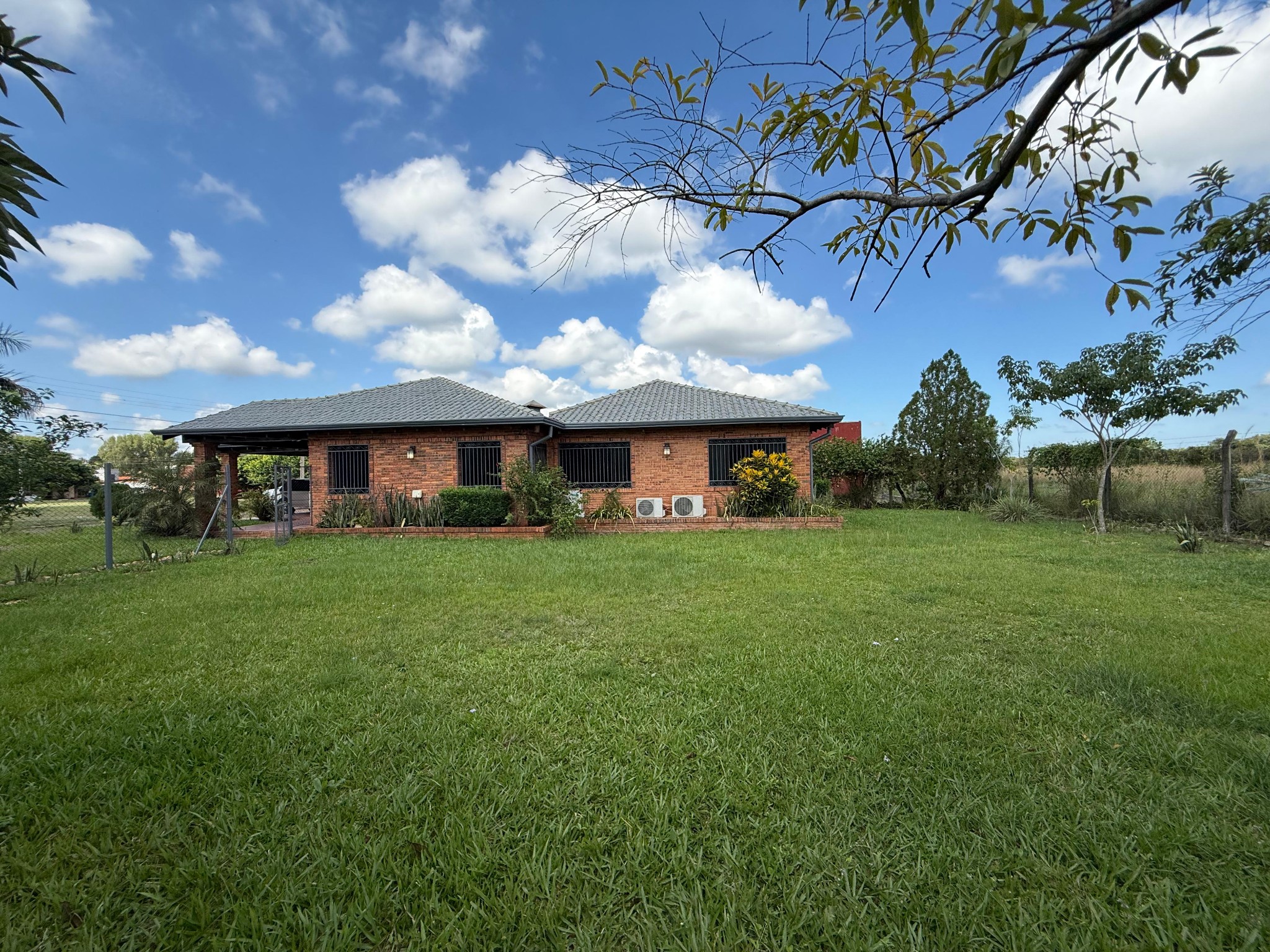 Alquiler de Casa en Barrio Cerrado Ytororó Country – Ypané, Paraguay — foto 3