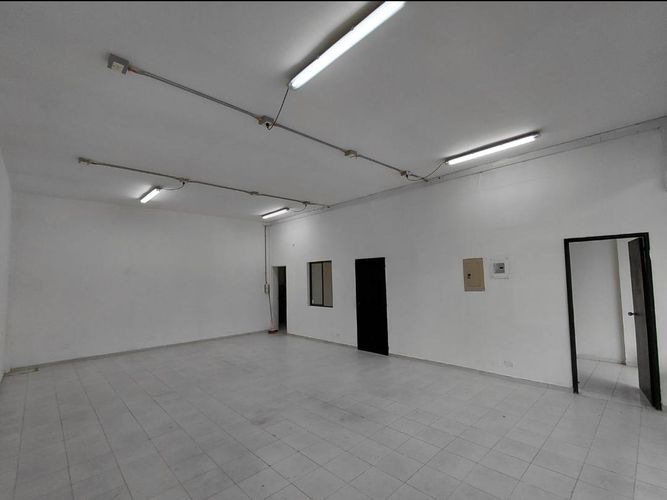 Local en arriendo en La Esmeralda, Itagüí, 87 m² · foto 2 de 7