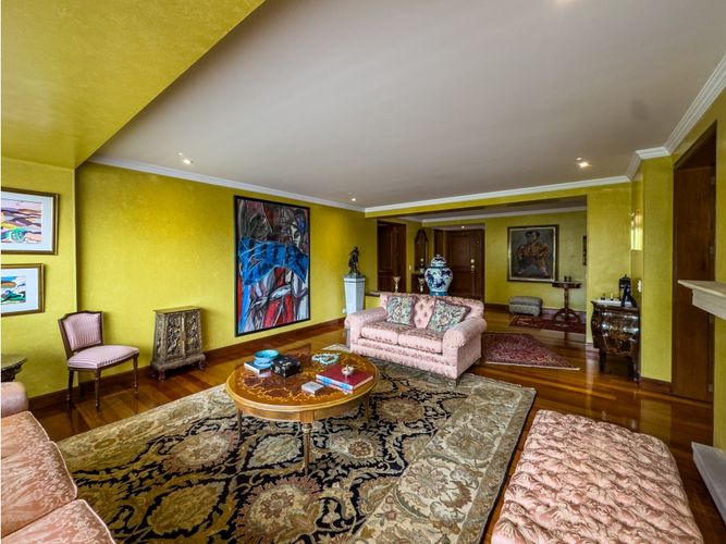 Apartamento de 3 alcobas en venta en El Nogal, Bogotá, 325 m² · foto 3 de 24