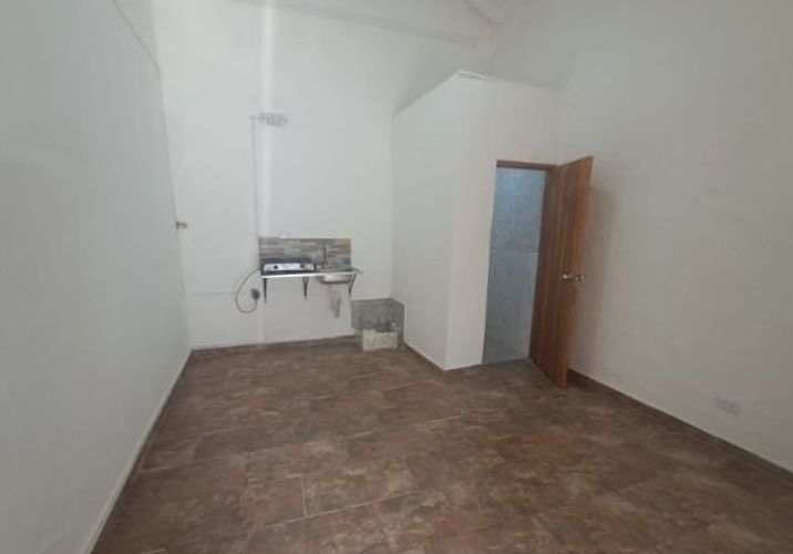 Local en arriendo en Camino Verde, Envigado, 30 m² · foto 8 de 10
