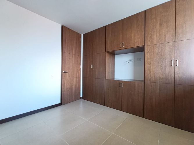 Apartamento de 3 alcobas en arriendo en El Poblado, Medellín, 144 m² · foto 8 de 19