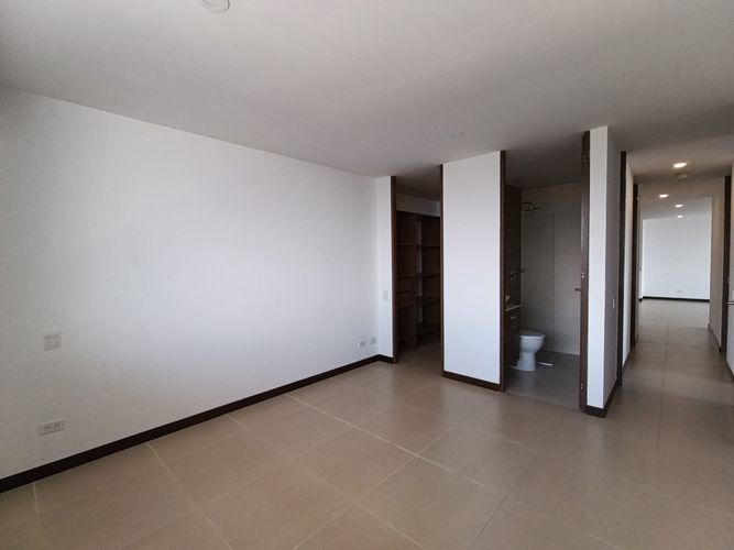 Apartamento de 3 alcobas en arriendo en El Poblado, Medellín, 144 m² · foto 13 de 19