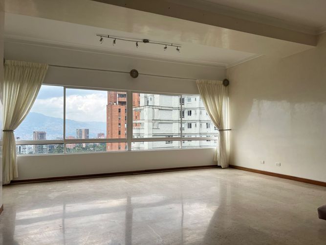 Apartamento de 3 alcobas en arriendo en El Poblado, Medellín, 200 m² · foto 2 de 17