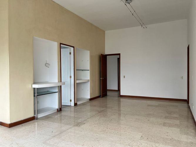 Apartamento de 3 alcobas en arriendo en El Poblado, Medellín, 200 m² · foto 9 de 17