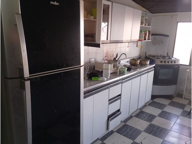 Casa de 7 alcobas en venta en La Milagrosa, Medellín, 162 m² · foto 2 de 17