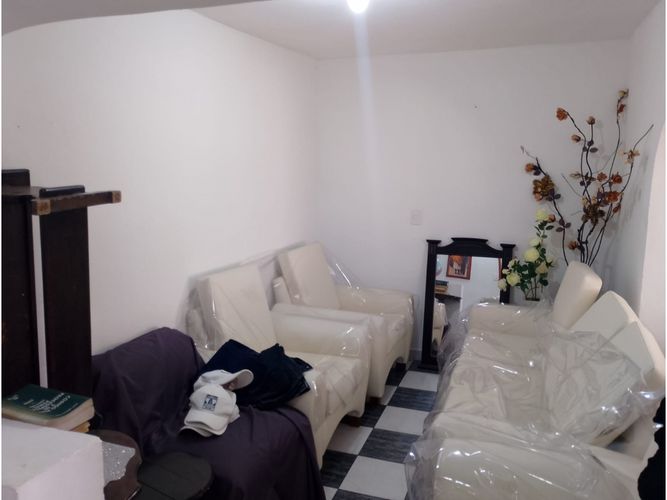 Casa de 7 alcobas en venta en La Milagrosa, Medellín, 162 m² · foto 3 de 17